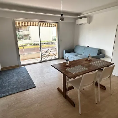 Juan-les-pins à 50m Antibes